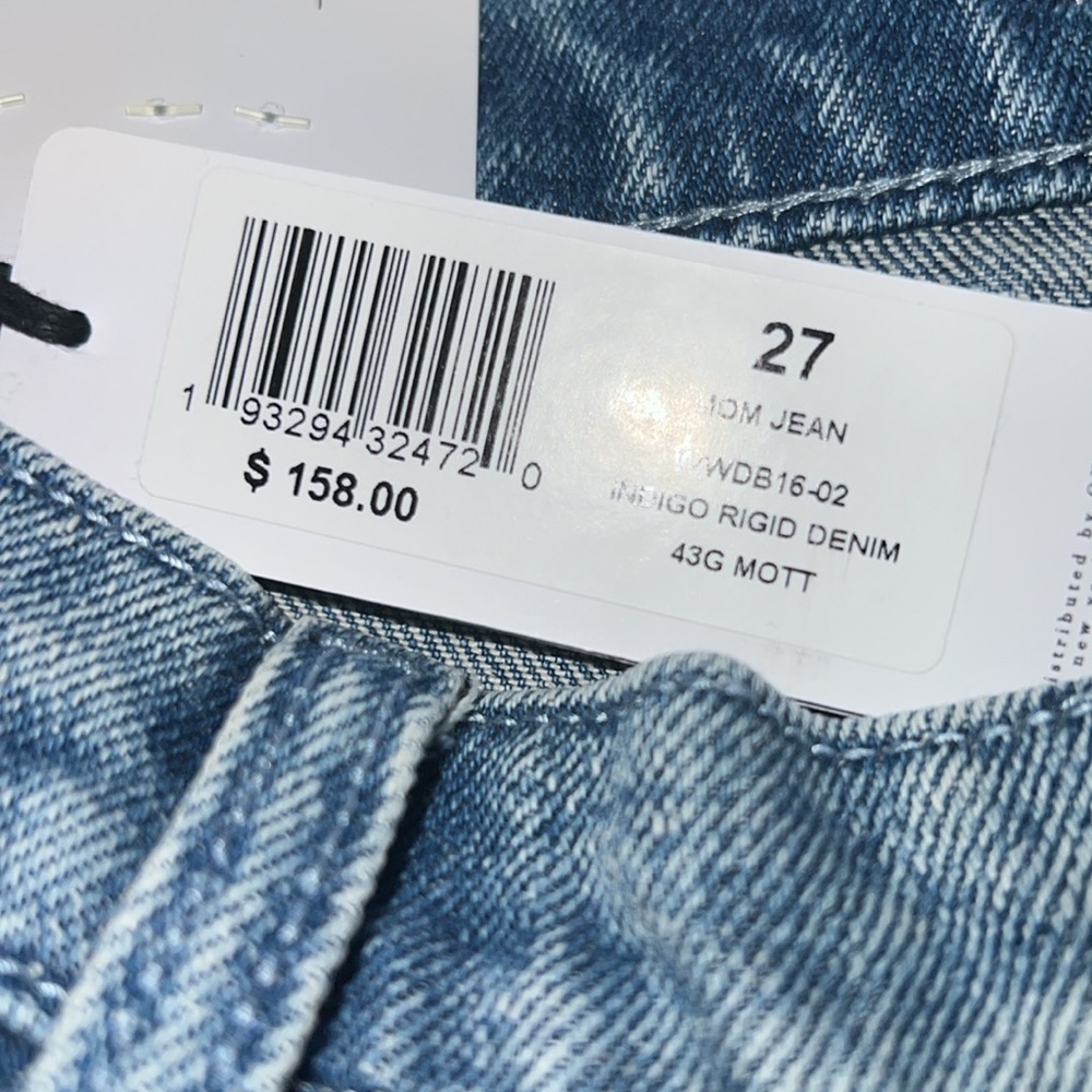 WEWOREWHAT Mom Jeans - Picture 5 of 9